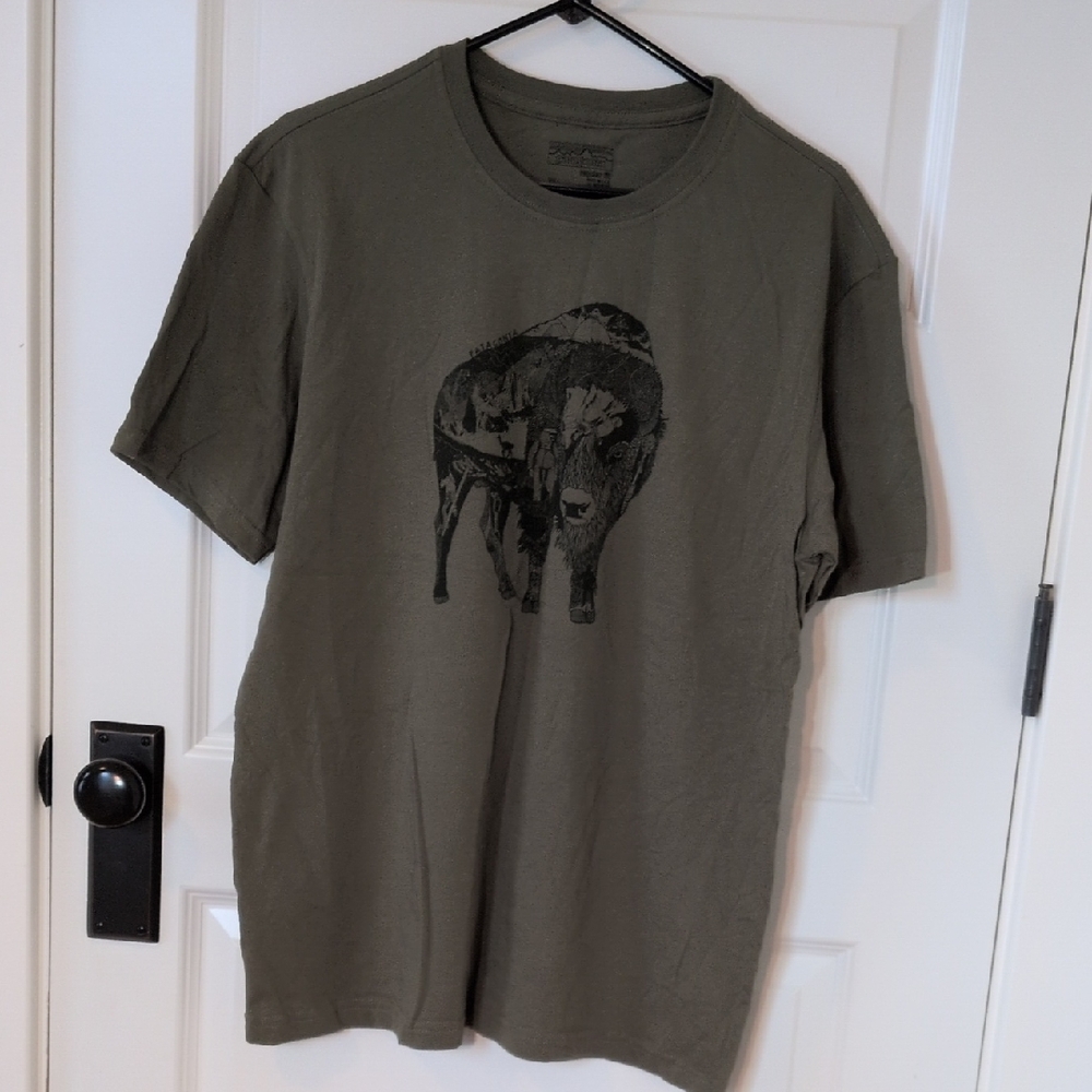 Patagonia Men's M Olive Bison Graphic Tee